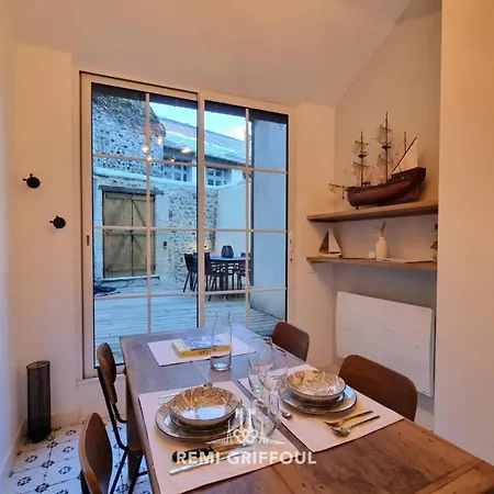 La De Champlain Terrace Center 2 Guests *