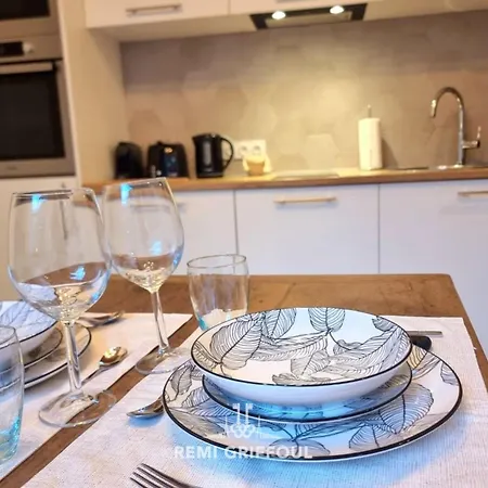 La De Champlain Terrace Center 2 Guests